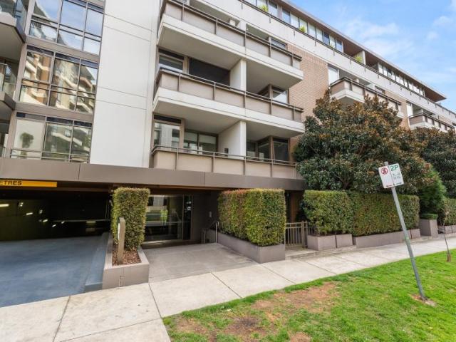 1 Bedroom Apartment Caulfield North VIC 105825783