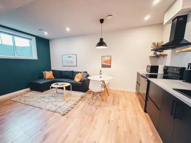 1 Bedroom Apartment Cochrane AB LS105821786