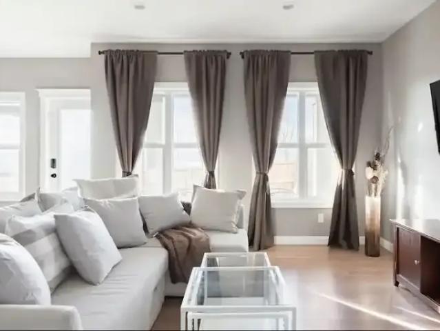 1 Bedroom Apartment Cochrane AB 105359485