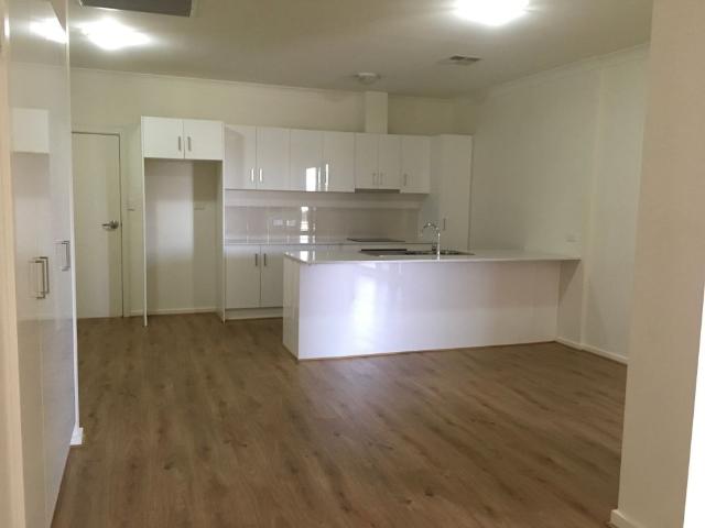 1 BEDROOM APARTMENT EASY LIVING, READY TO MOVE IN!