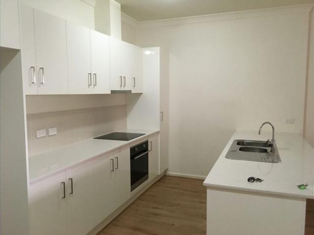 1 BEDROOM APARTMENT EASY LIVING, READY TO MOVE IN!