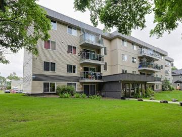 Central Mcdougall, Edmonton, Alberta - Balcony
