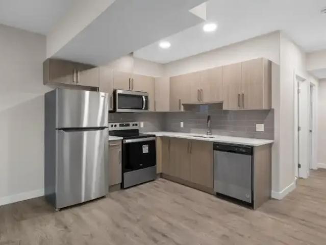 1 Bedroom Apartment Edmonton AB 103652060