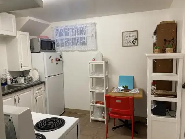 1 Bedroom Apartment Edmonton AB 104782705