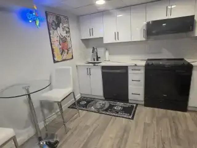 1 Bedroom Apartment Edmonton AB 105248882
