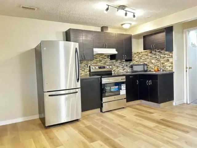 1 Bedroom Apartment Edmonton AB 105543476
