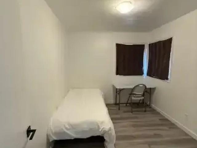 1 Bedroom Apartment Edmonton AB 105674701