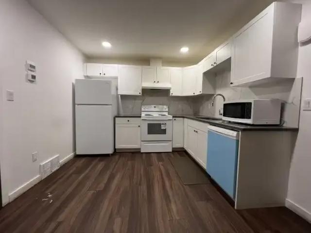 1 Bedroom Apartment Edmonton AB 105793228