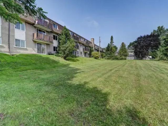 1 Bedroom Apartment Fergus ON 105046930