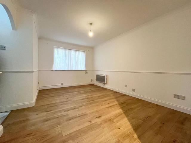 1 Bedroom Apartment To Let