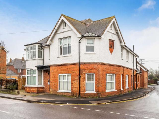 1 Bedroom Apartment Flat
