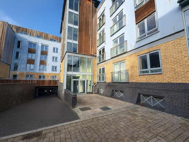 1 Bedroom Apartment Flat