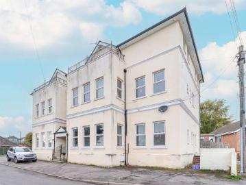 1 Bedroom Apartment Flat