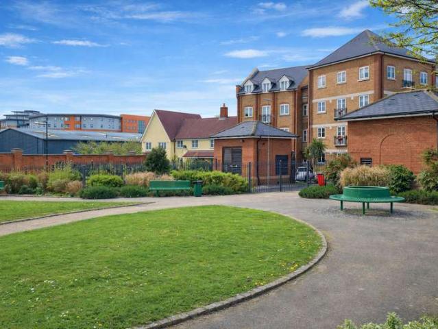1 Bedroom Apartment Flat