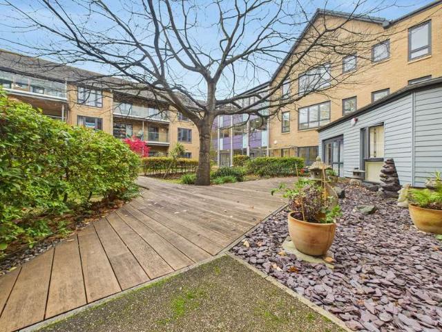 1 Bedroom Apartment Flat