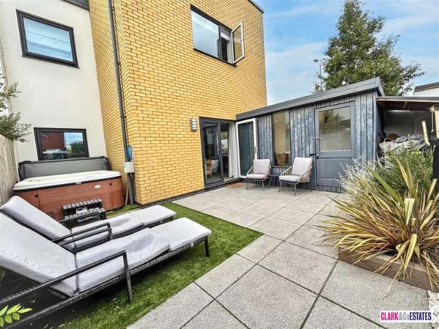 1 Bedroom Apartment Flat