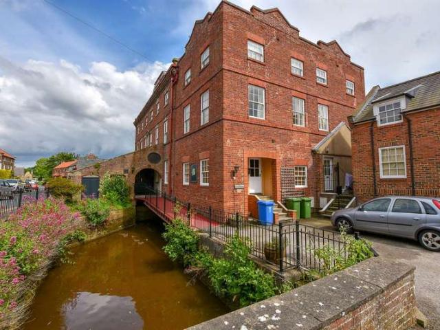1 Bedroom Apartment Flat