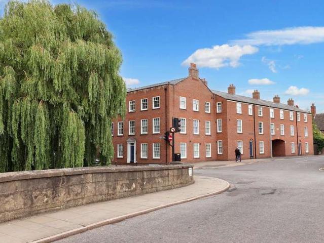 1 Bedroom Apartment Flat
