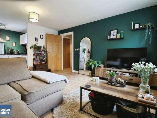 1 Bedroom Apartment Flat