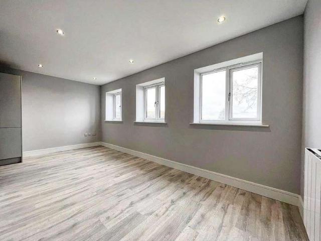 1 Bedroom Apartment Flat