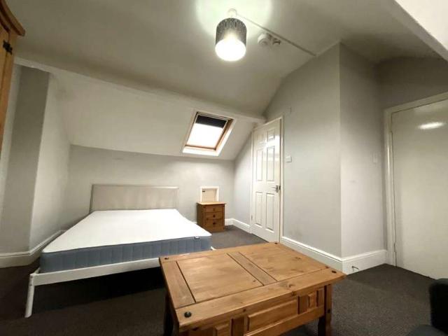 1 Bedroom Apartment Flat
