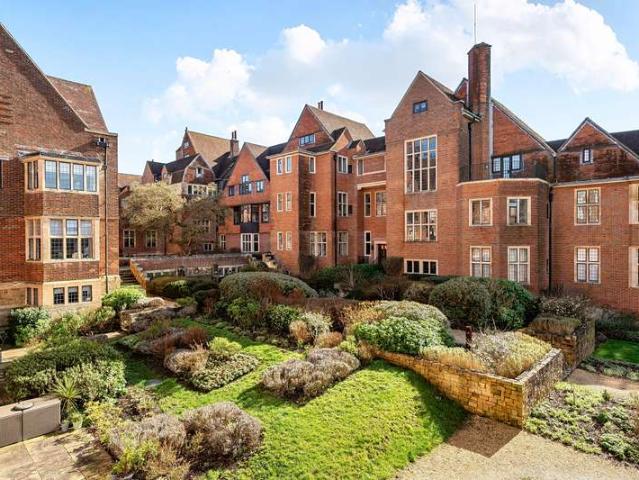 1 Bedroom Apartment Flat