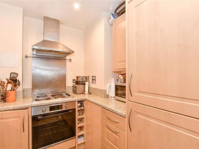 1 Bedroom Apartment Flat