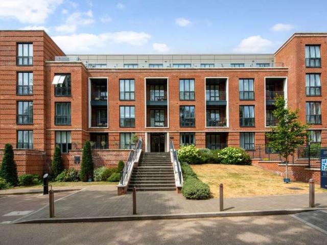 1 Bedroom Apartment Flat