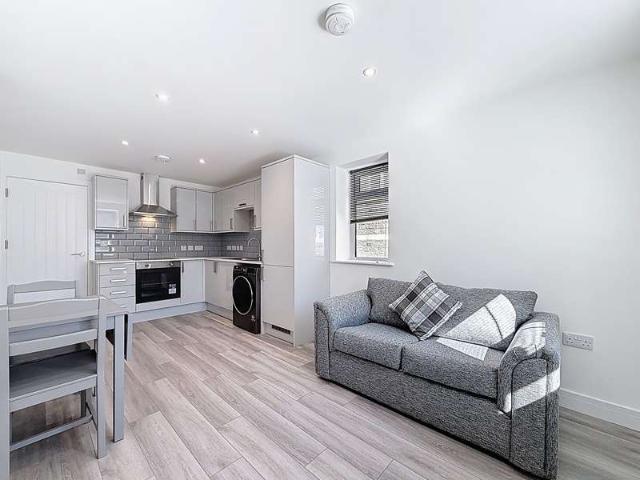 1 Bedroom Apartment Flat