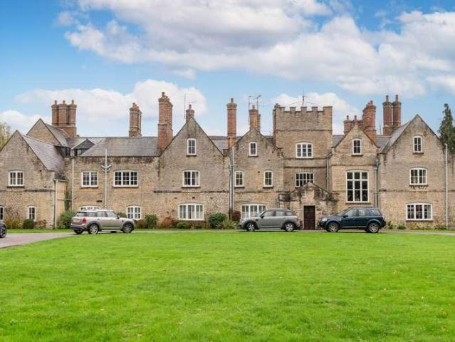 1 Bedroom Apartment Flat