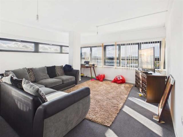 1 Bedroom Apartment Flat