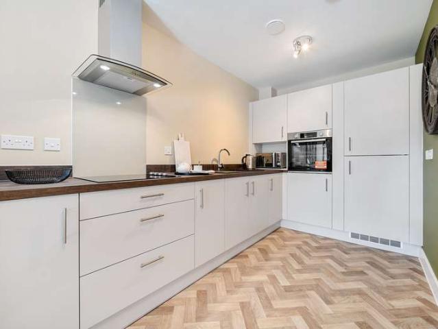 1 Bedroom Apartment Flat