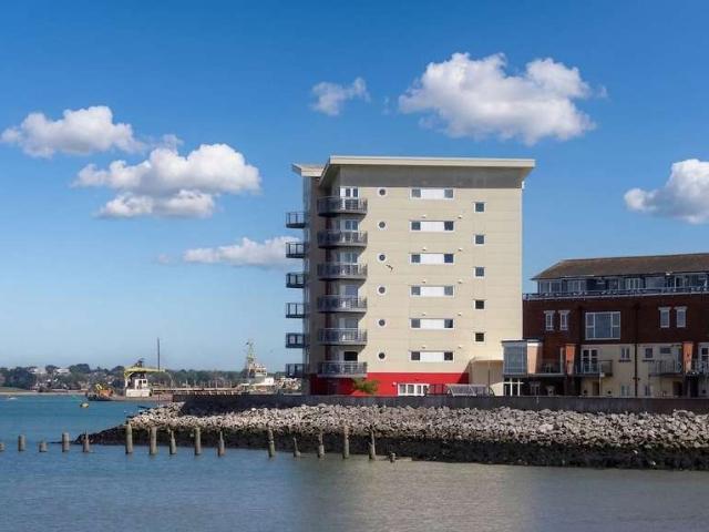 1 Bedroom Apartment Flat