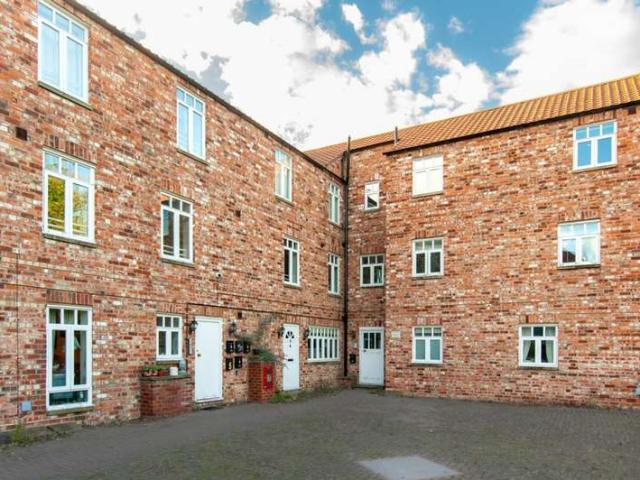 1 Bedroom Apartment Flat