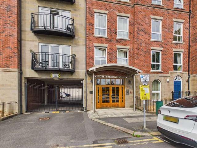 1 Bedroom Apartment Flat