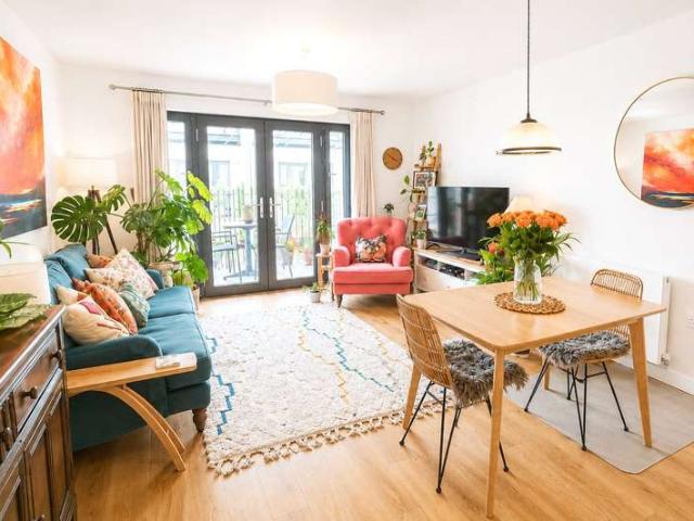 1 Bedroom Apartment Flat