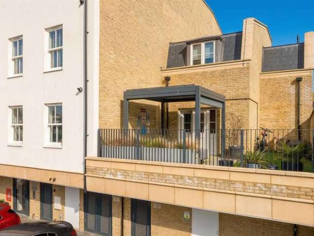 1 Bedroom Apartment Flat