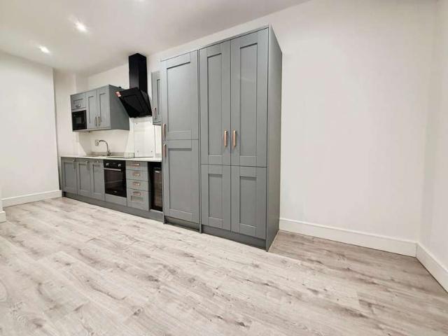 1 Bedroom Apartment Flat