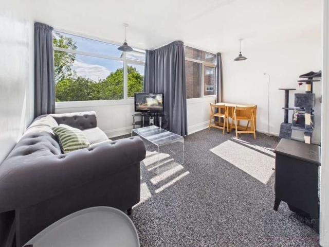 1 Bedroom Apartment Flat