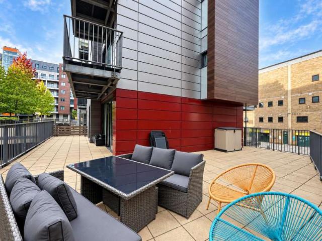 1 Bedroom Apartment Flat