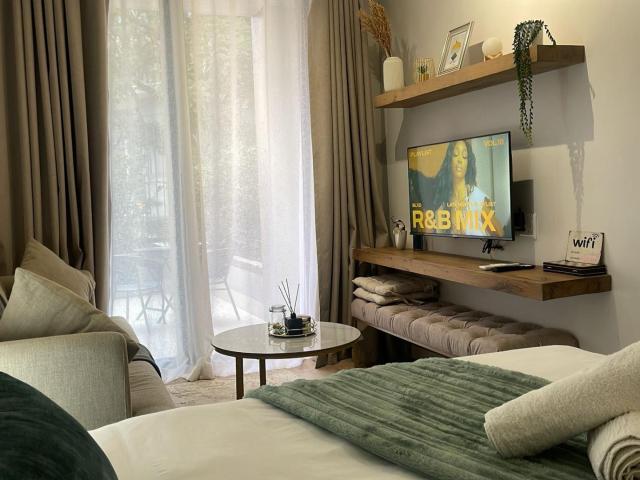1 Bedroom Apartment / Flat For Rent in Rosebank, Sandton