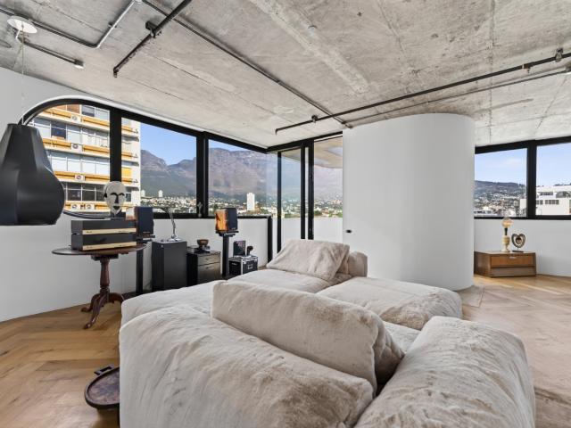 1 Bedroom Apartment / Flat For Sale in Cape Town City Centre