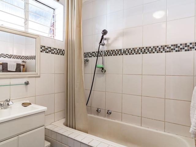 1 Bedroom Apartment / Flat For Sale in Craighall Park
