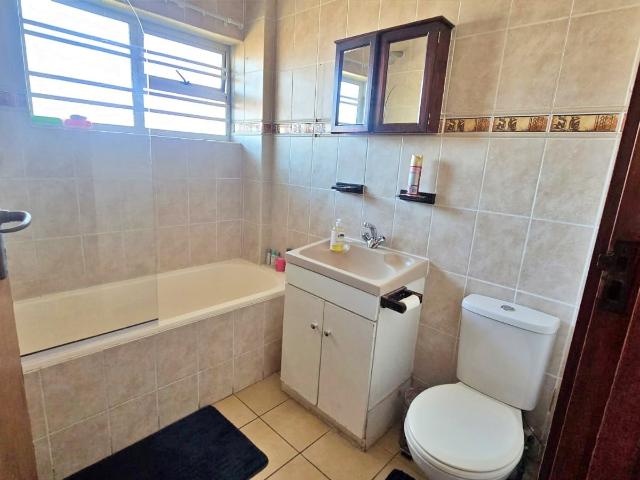 1 Bedroom Apartment / Flat For Sale in Amanzimtoti