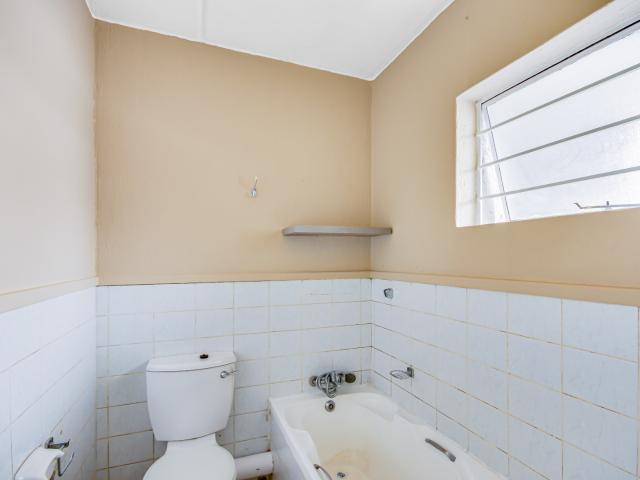 1 Bedroom Apartment / Flat For Sale in Bryanston