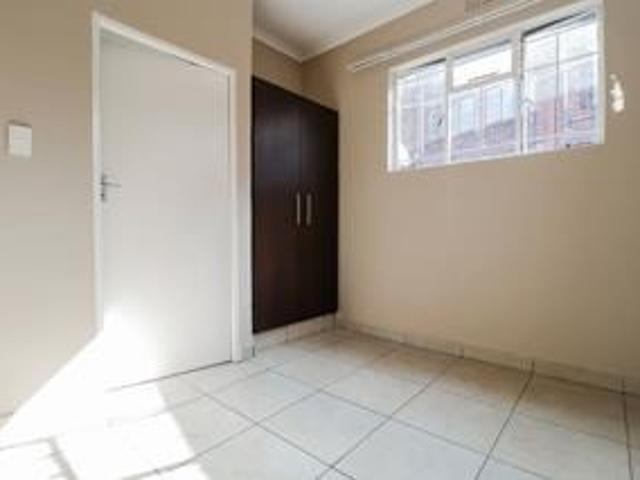1 Bedroom Apartment / Flat For Sale in Bramley