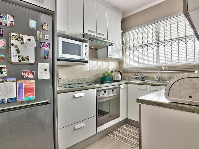 1 Bedroom Apartment / Flat For Sale in Green Point