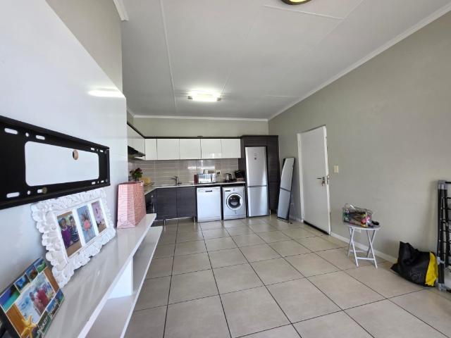 1 Bedroom Apartment / Flat For Sale in Greenstone Hill