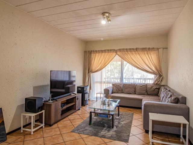 1 Bedroom Apartment / Flat For Sale in Douglasdale