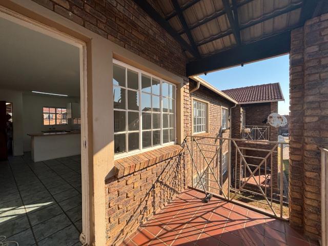 1 Bedroom Apartment / Flat For Sale in Die Hoewes